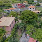 Madeira Surf Casa de hóspedes 4*